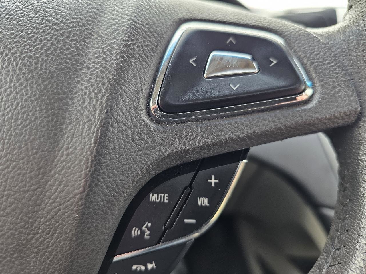 Used 2014 Lincoln MKZ image 12