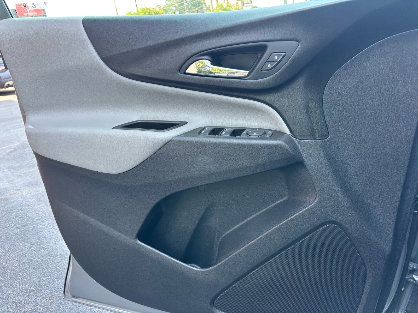 Used 2023 Chevrolet Equinox LS FWD image 6