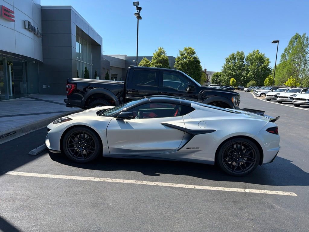 Used 2024 Chevrolet Corvette Z06 RWD image 7
