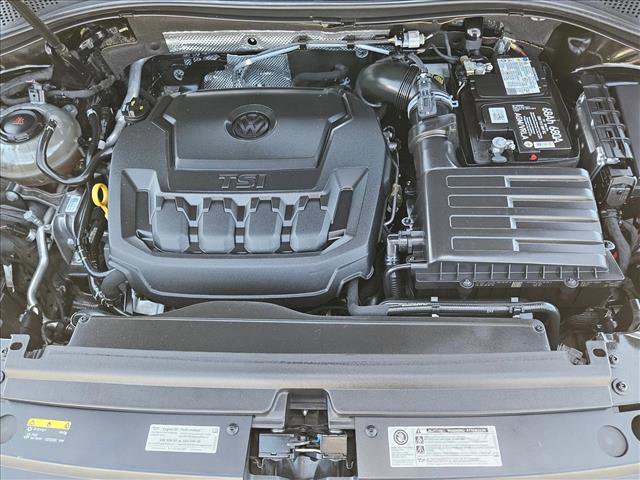 Used 2018 Volkswagen Tiguan SEL FWD image 24