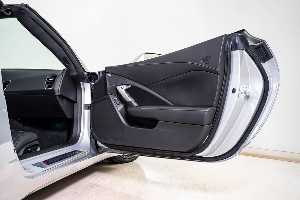 Used 2018 Chevrolet Corvette Stingray w/ Battery Protection Package image 18