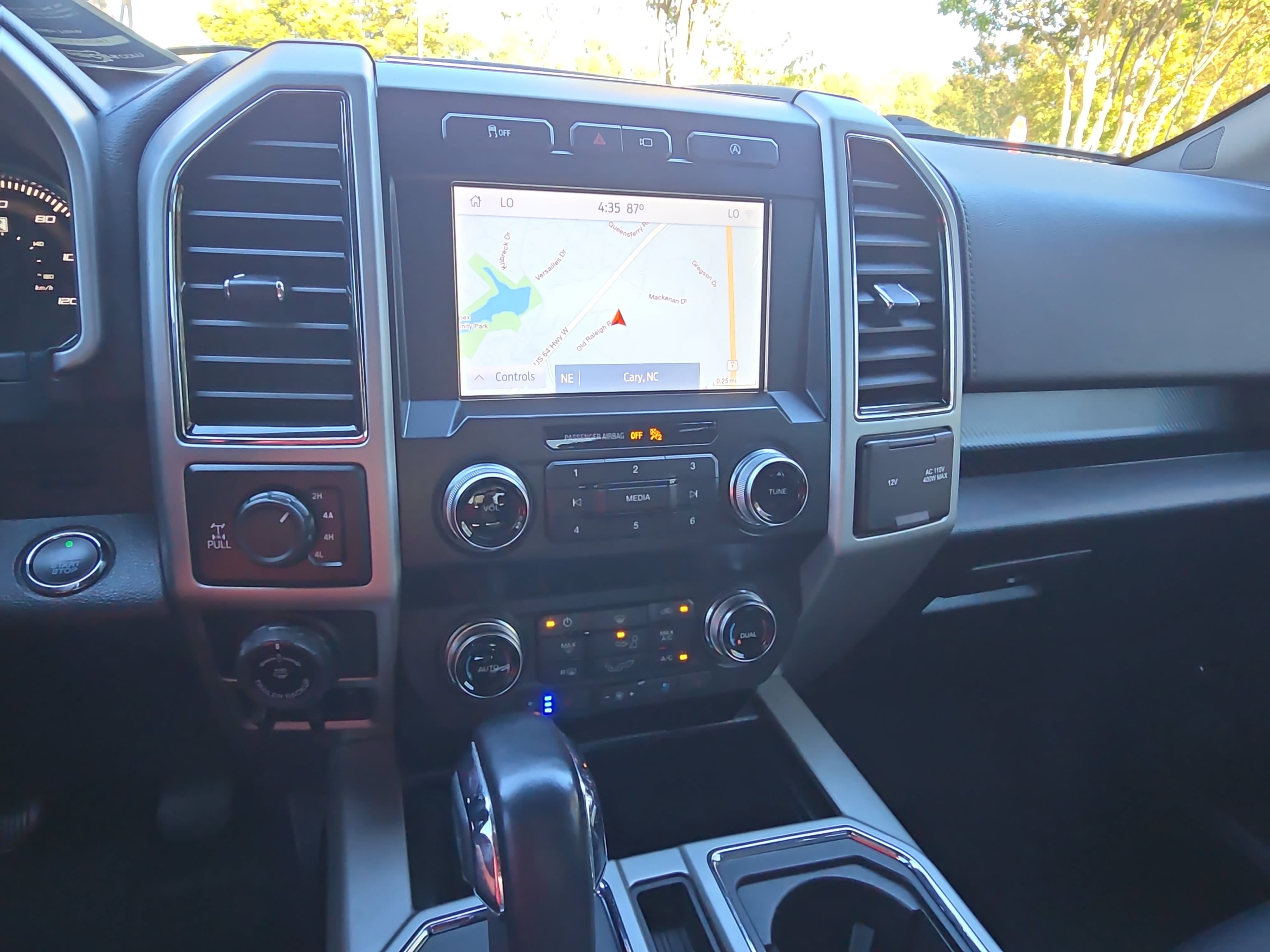Used 2020 Ford F150 Lariat w/ Equipment Group 502A Luxury AWD/4WD image 21