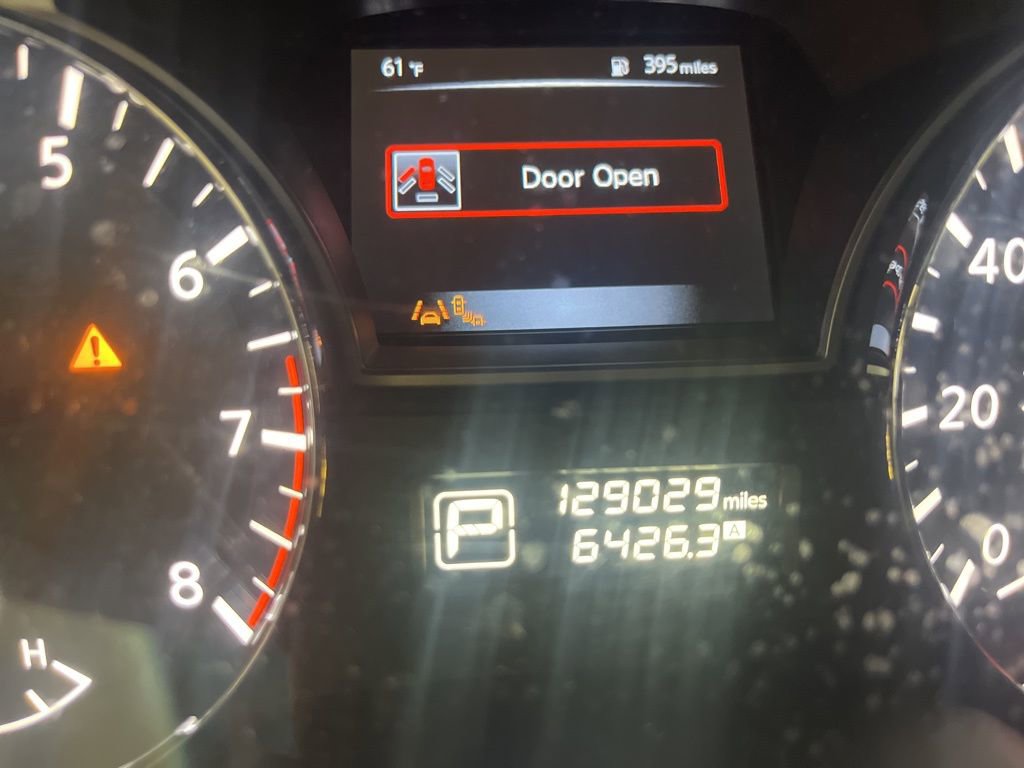 Used 2015 Nissan Altima 2.5 SL w/ Technology Package FWD image 2
