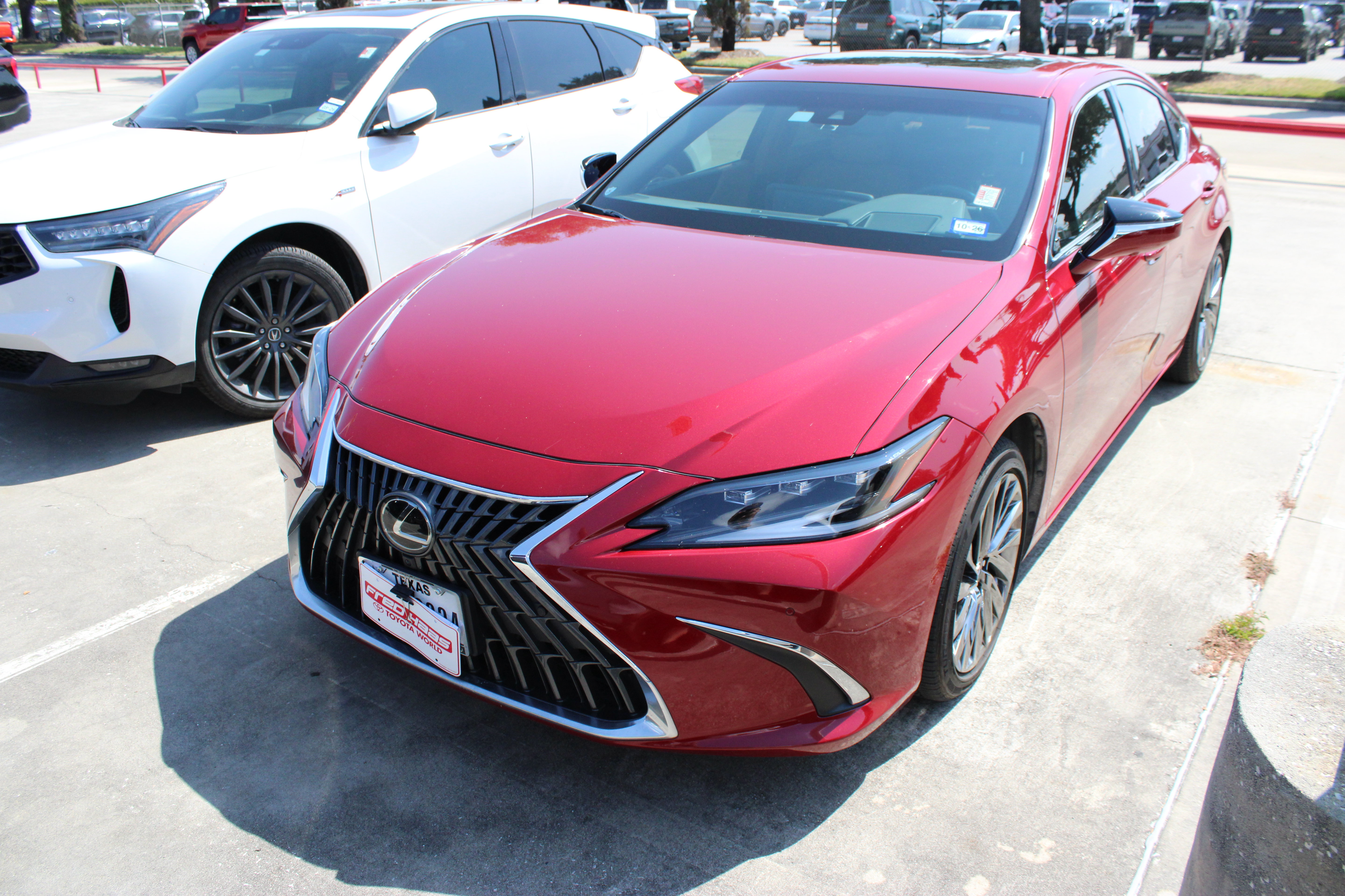 Used 2025 Lexus ES 300h Ultra Luxury w/ Accessory Package (Z2) FWD image 4