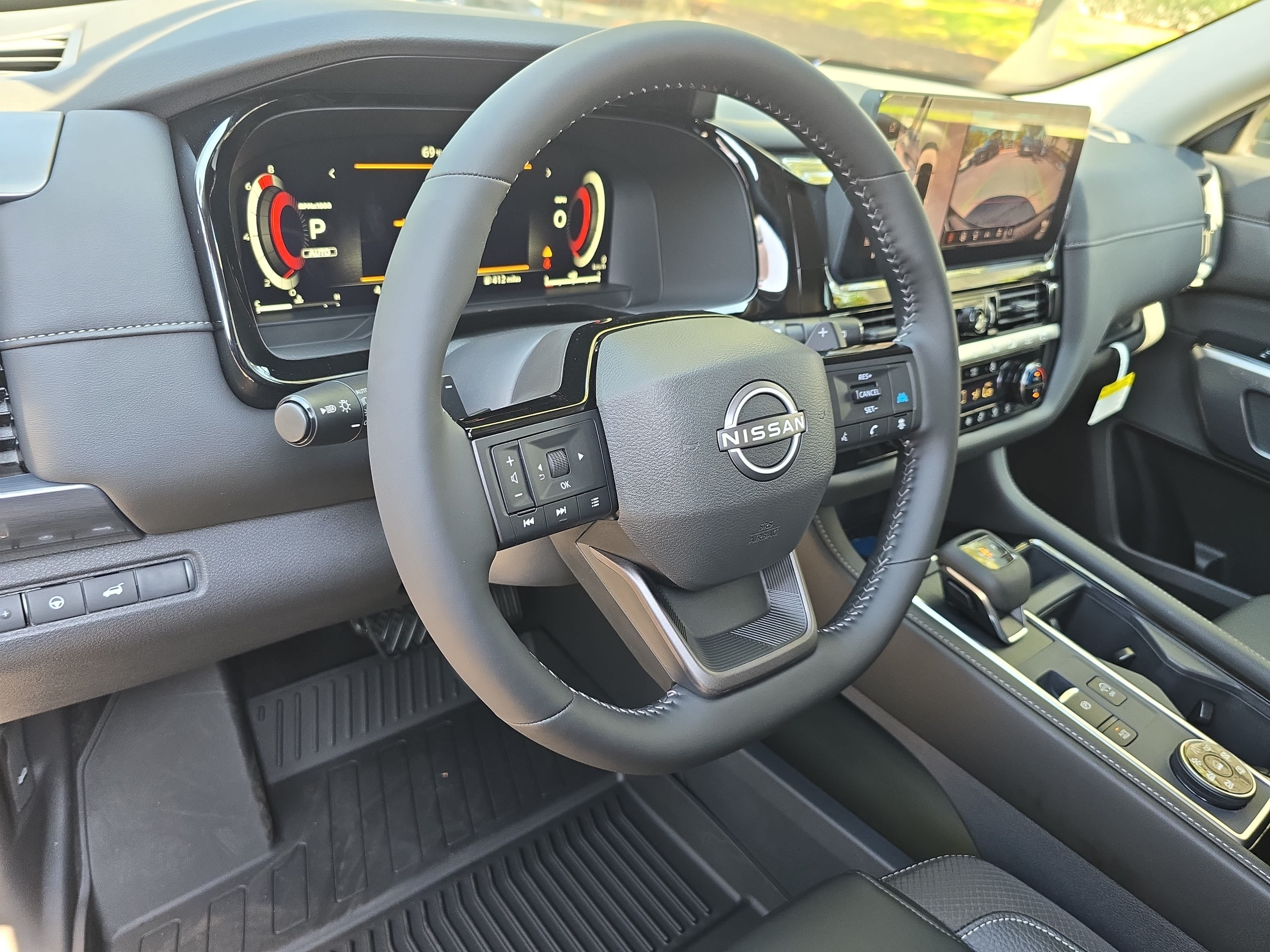New 2026 Nissan Pathfinder SL AWD/4WD image 17