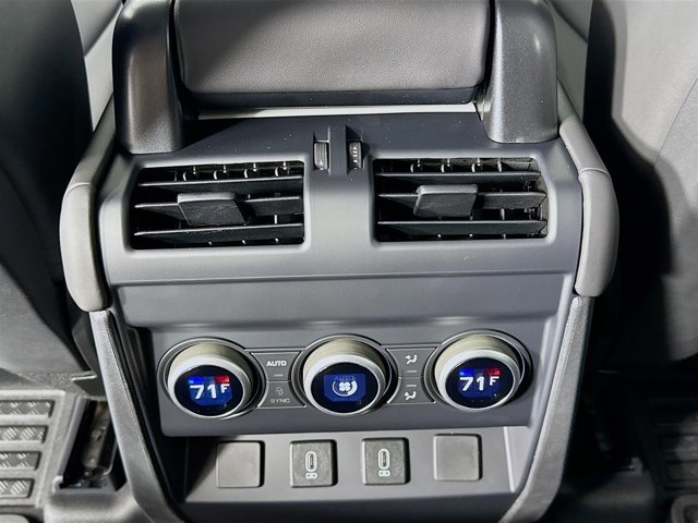 Used 2026 Land Rover Defender 110 X-Dynamic SE image 27