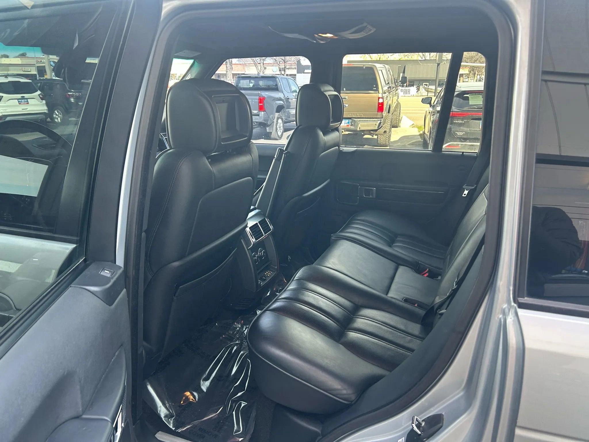 Used 2010 Land Rover Range Rover Supercharged image 18