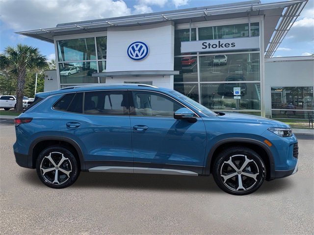 New 2025 Volkswagen Tiguan SE image 3