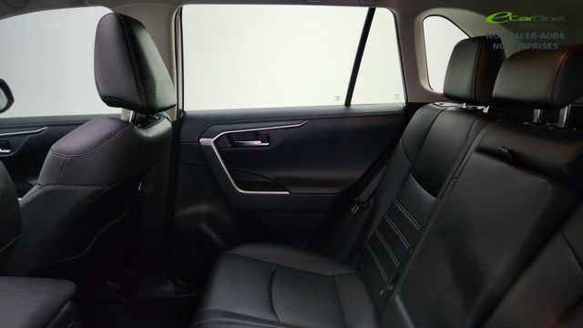 Used 2019 Toyota RAV4 Limited FWD image 30