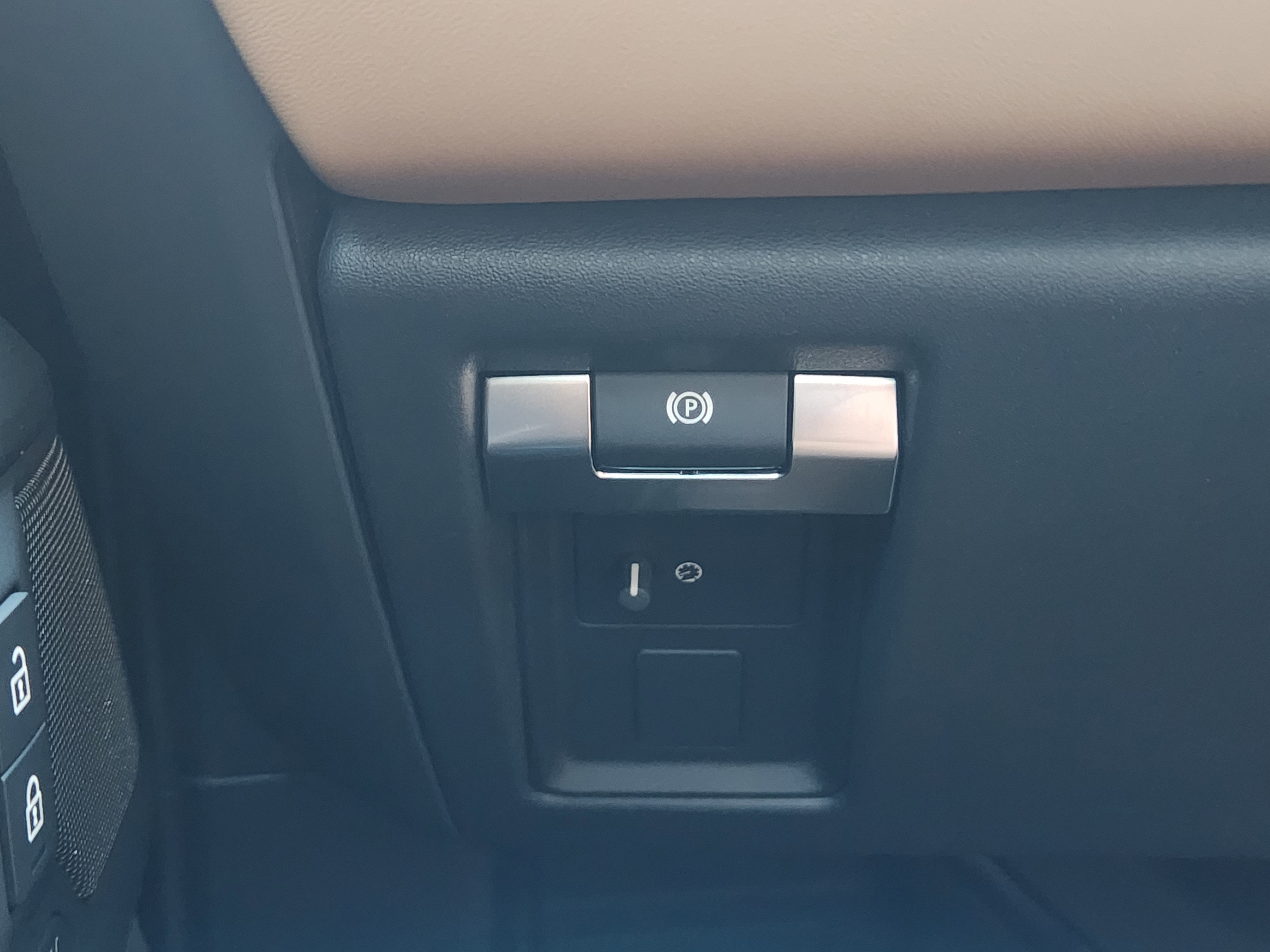 New 2026 Land Rover Defender 110 X-Dynamic SE image 21