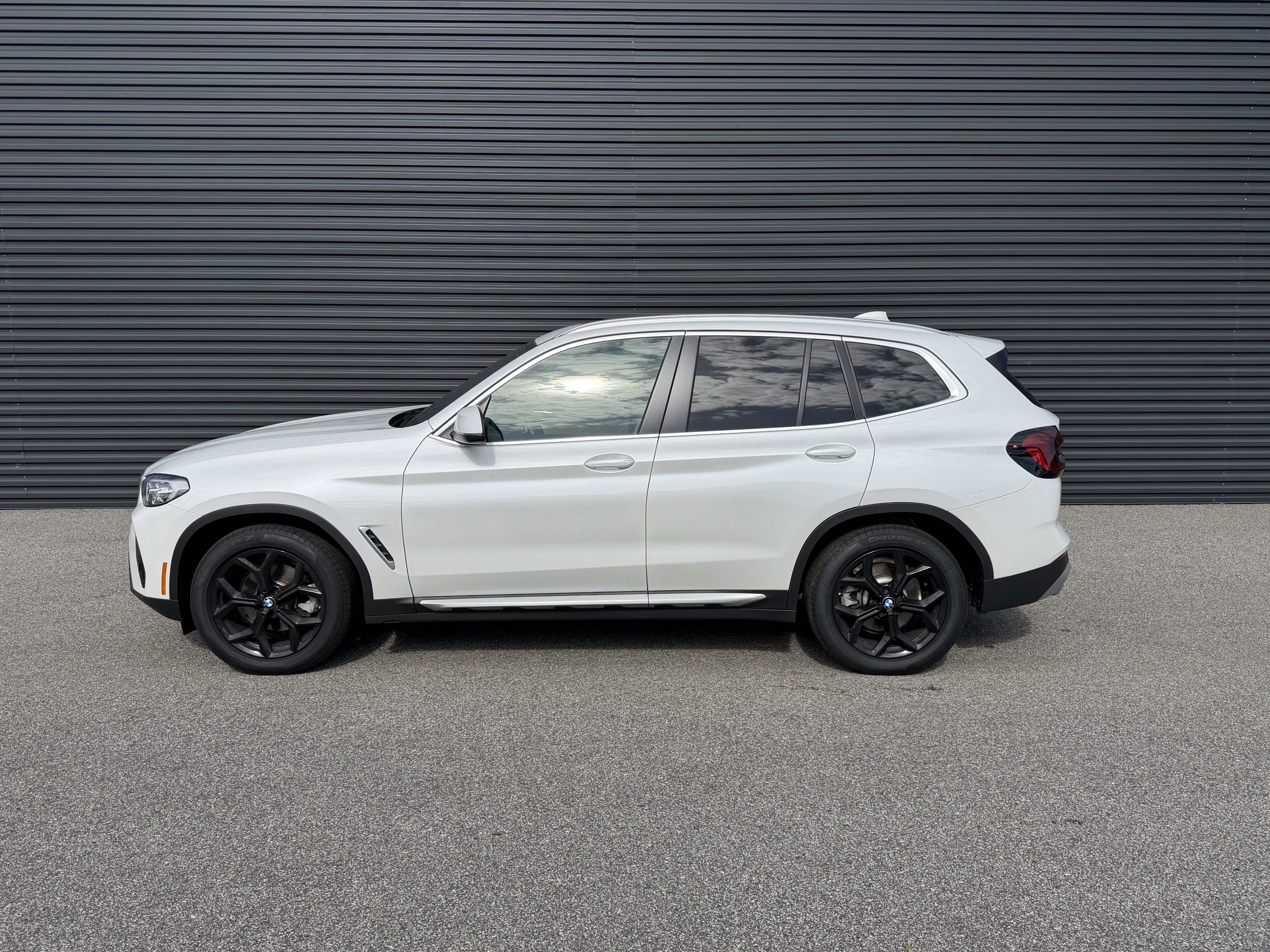Used 2022 BMW X3 sDrive30i w/ Convenience Package image 2