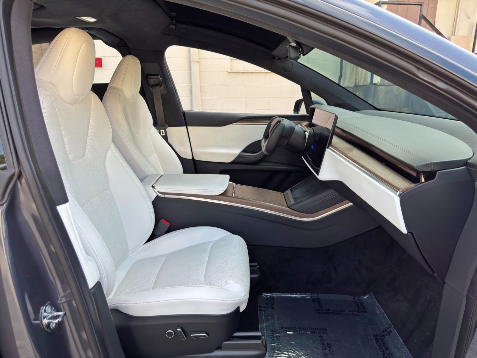 Used 2023 Tesla Model X AWD/4WD image 15