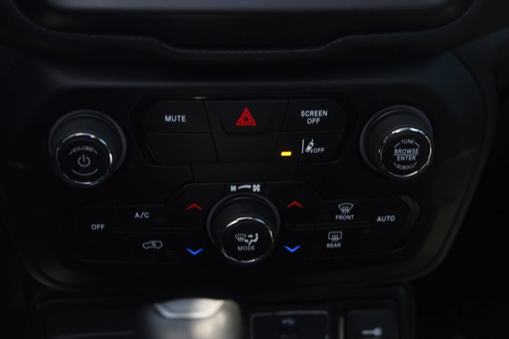 Used 2022 Jeep Renegade Limited w/ Sun, Sound & Wheels Group AWD/4WD image 17