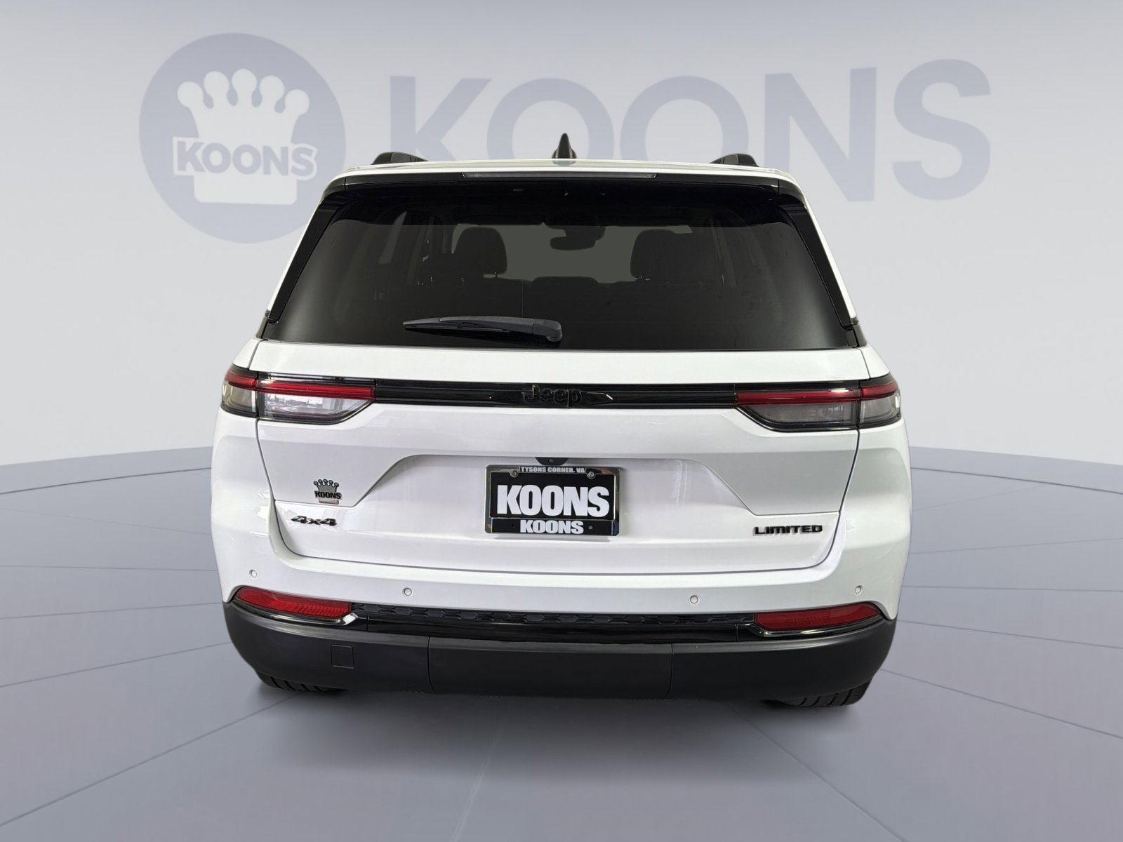 Used 2023 Jeep Grand Cherokee Limited w/ Black Appearance Package image 5