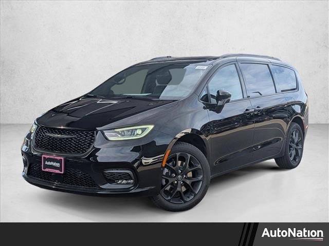 New 2026 Chrysler Pacifica Limited w/ S Appearance Package