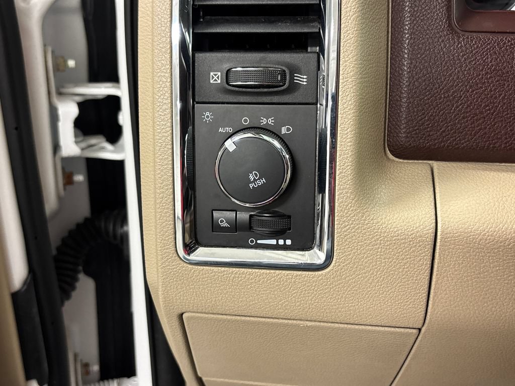 Used 2015 RAM 1500 Laramie w/ Convenience Group AWD/4WD image 30