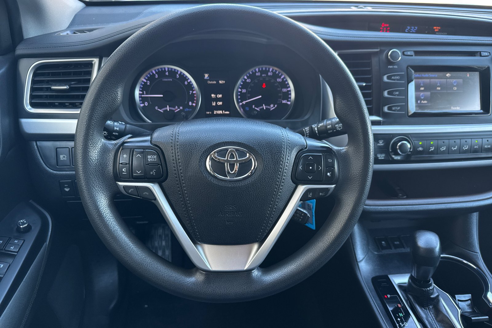 Used 2019 Toyota Highlander LE FWD image 14