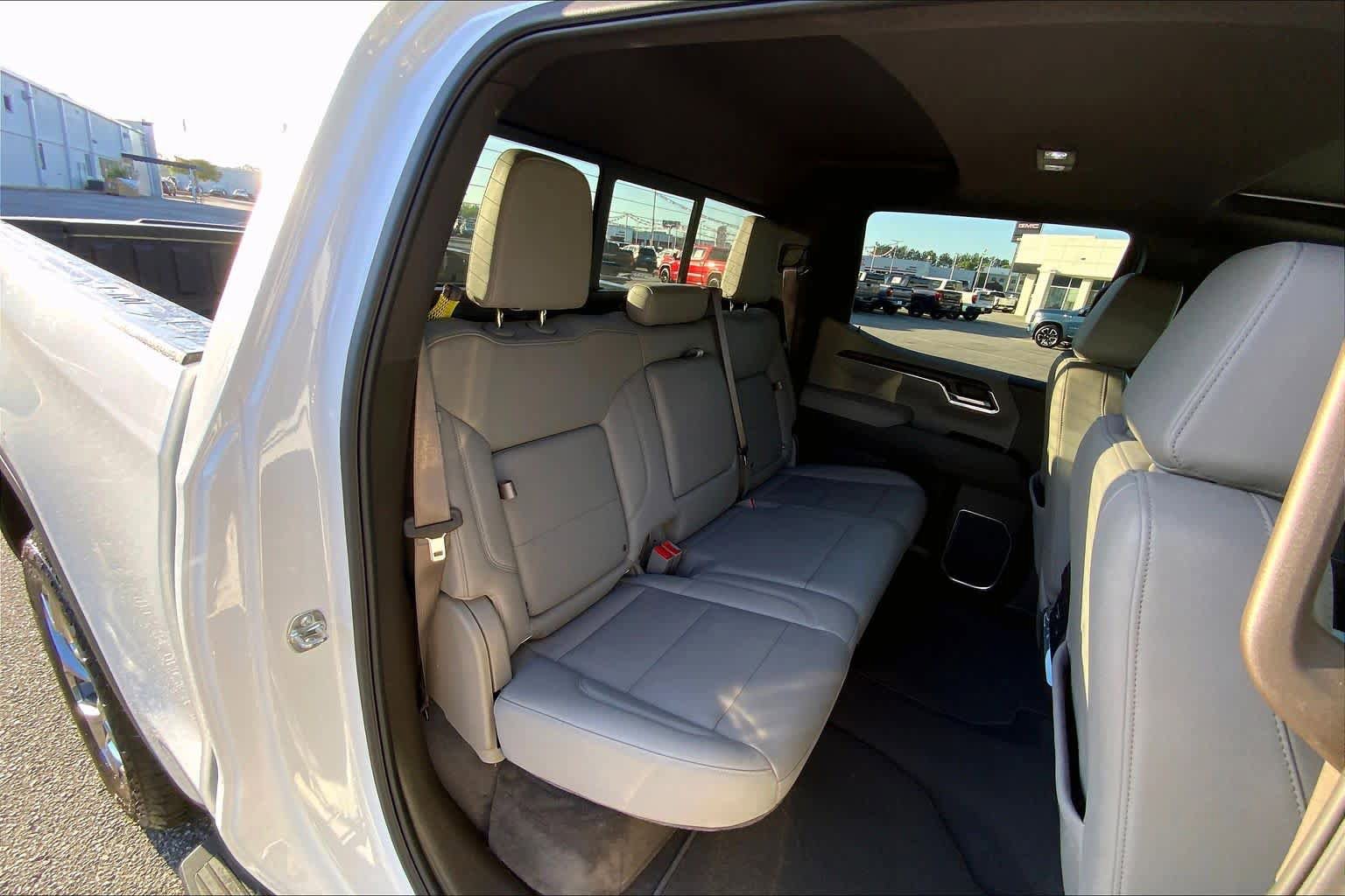 Used 2025 GMC Sierra 1500 SLT w/ SLT Premium Plus Package AWD/4WD image 19