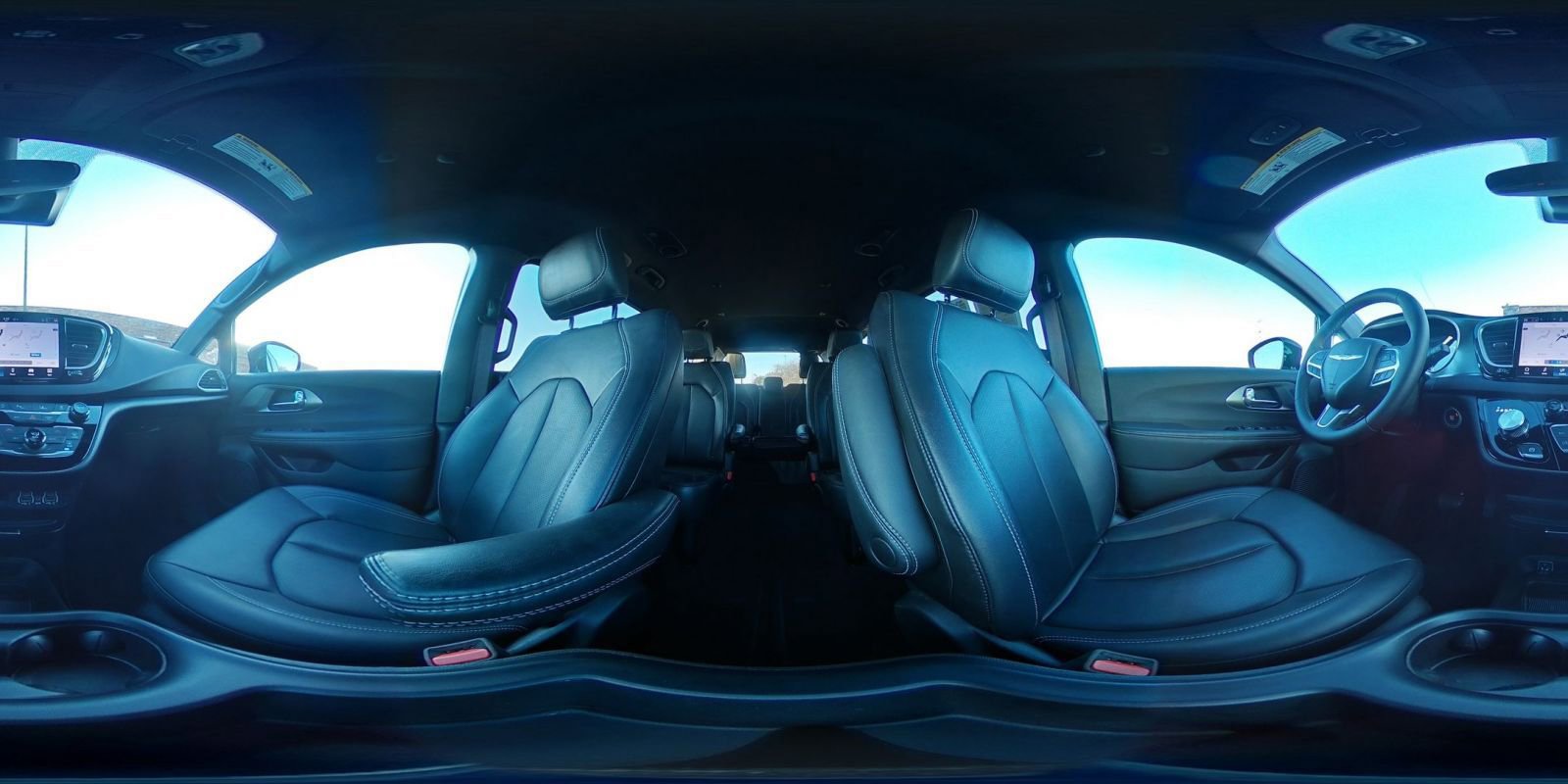 Used 2025 Chrysler Pacifica Select image 45