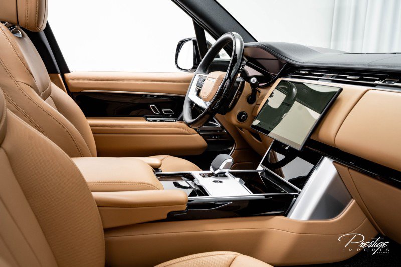 Used 2025 Land Rover Range Rover SE image 41