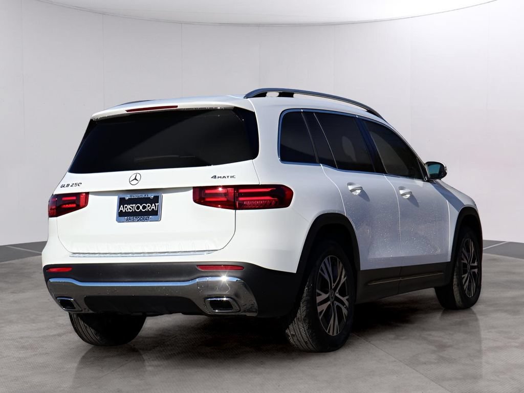 New 2026 Mercedes-Benz GLB 250 4MATIC image 7