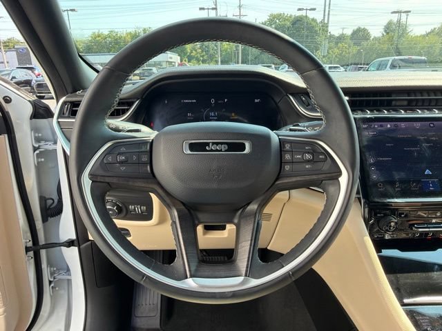 Used 2023 Jeep Grand Cherokee L Limited AWD/4WD image 25