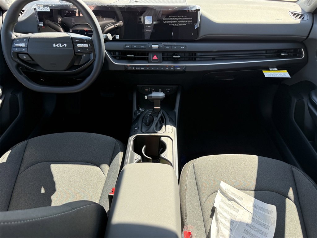 New 2025 Kia K4 LXS image 13