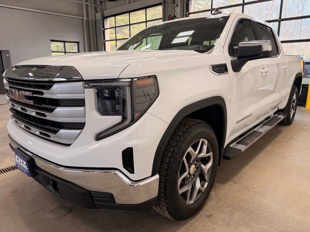 Used 2024 GMC Sierra 1500 SLE w/ Preferred Package image 4