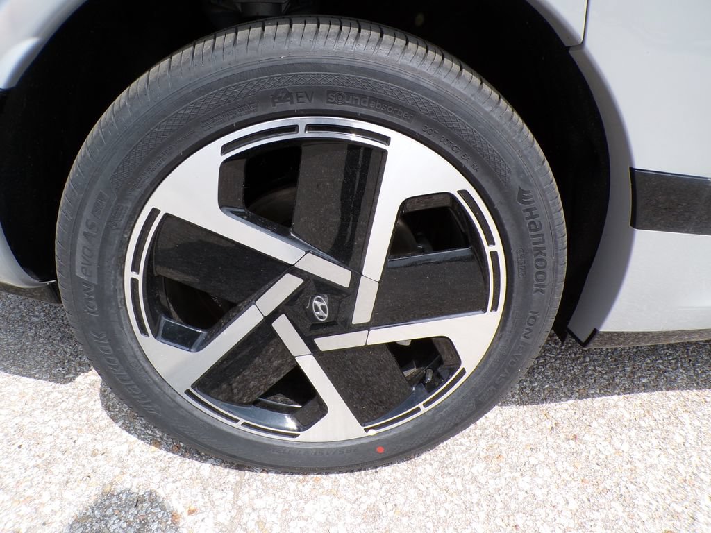 New 2026 Hyundai Ioniq 9 Calligraphy AWD/4WD image 18