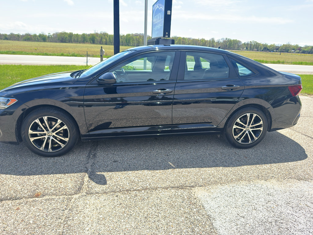 Used 2022 Volkswagen Jetta Sport FWD image 5