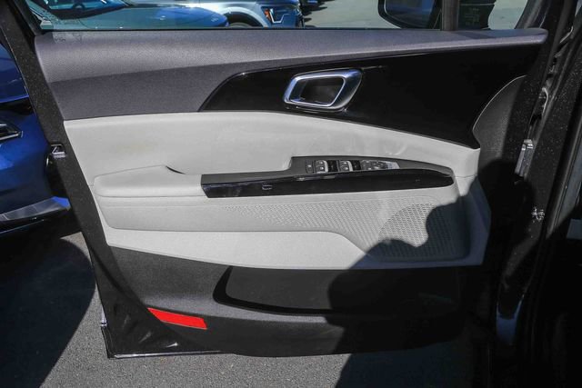 Certified 2024 Kia Carnival EX image 21