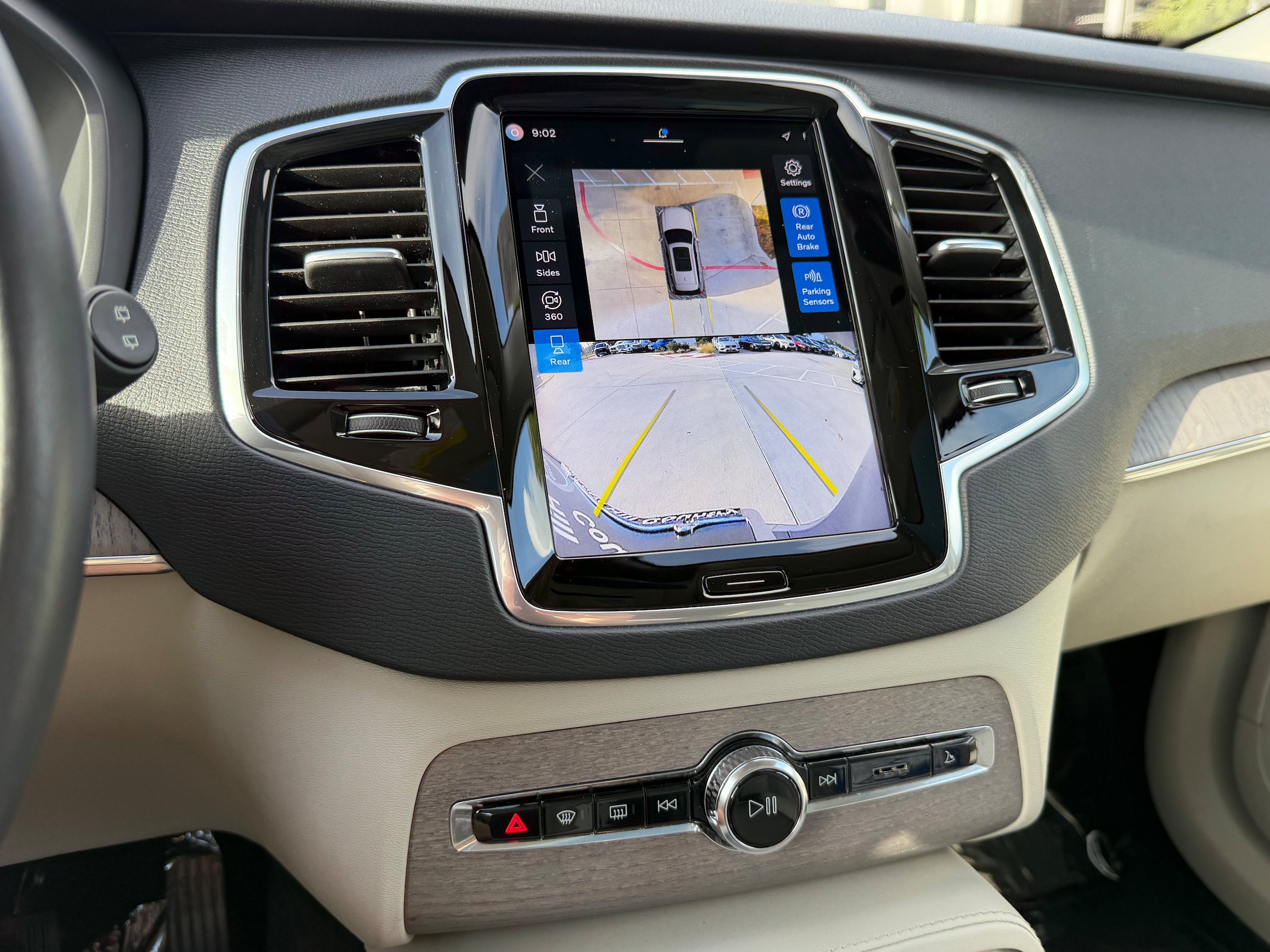 Certified 2024 Volvo XC90 T8 Plus AWD/4WD image 20