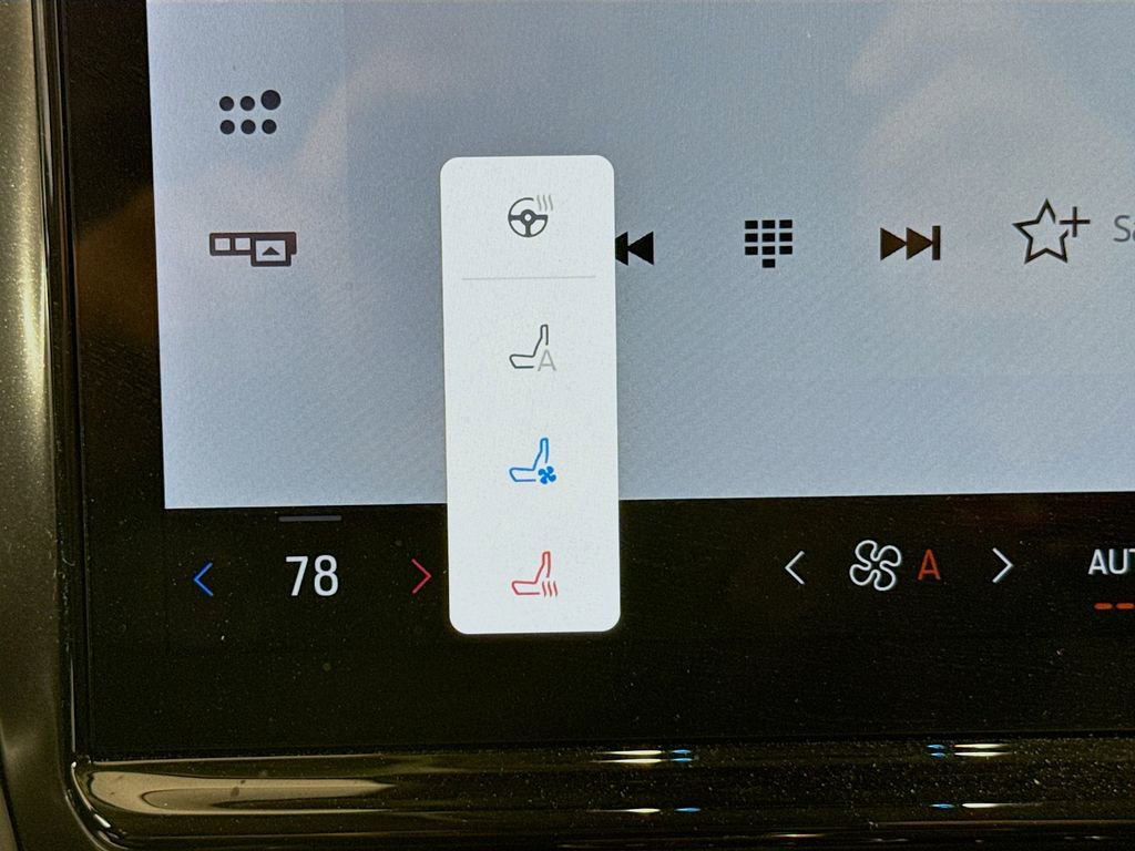 Used 2025 Ford Expedition Platinum image 23