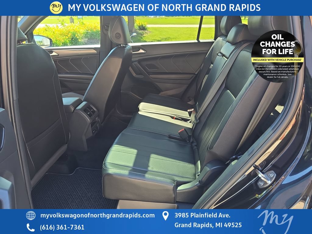 Used 2024 Volkswagen Tiguan SE R-Line AWD/4WD image 29
