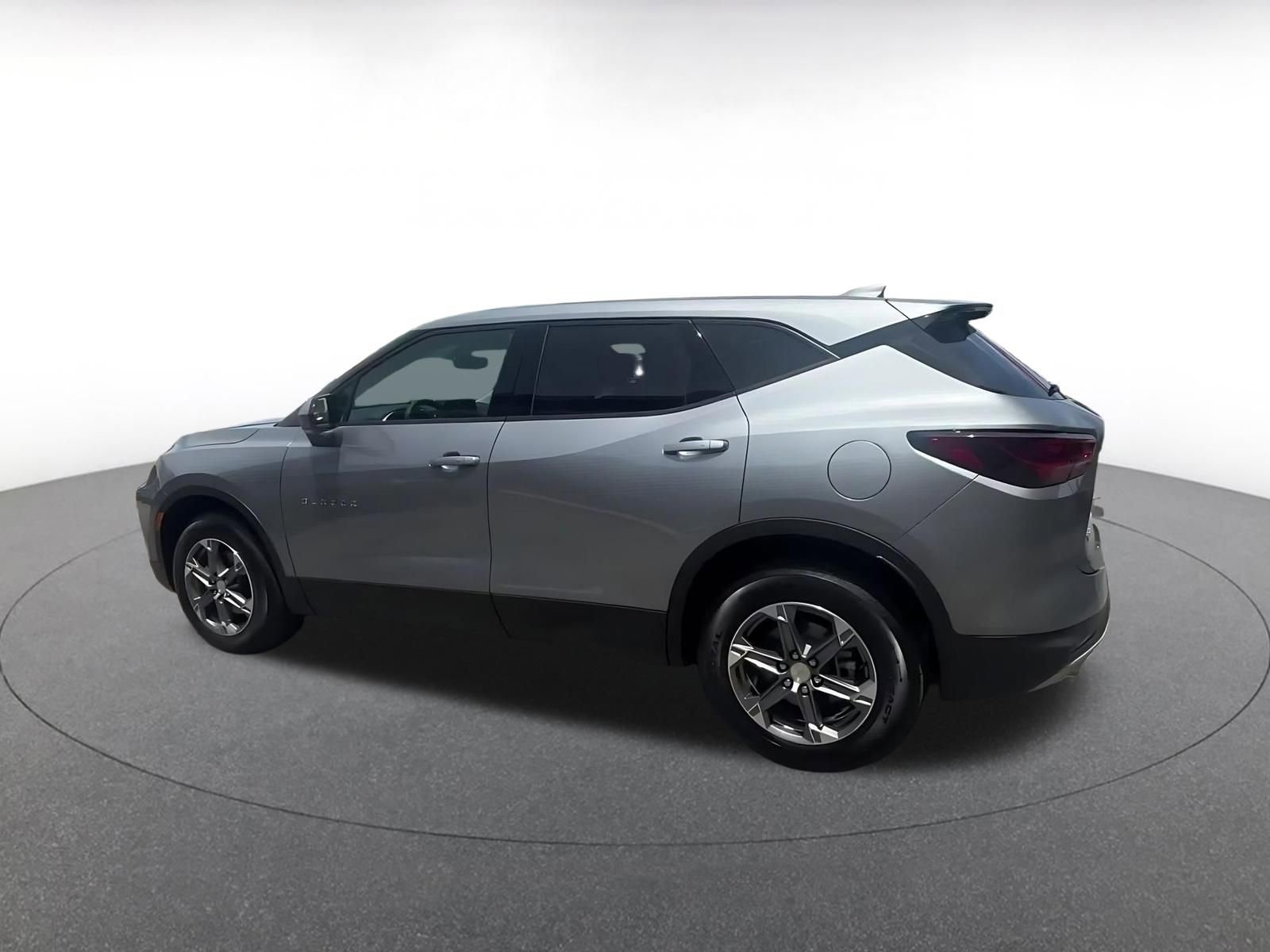 Used 2025 Chevrolet Blazer LT FWD image 10