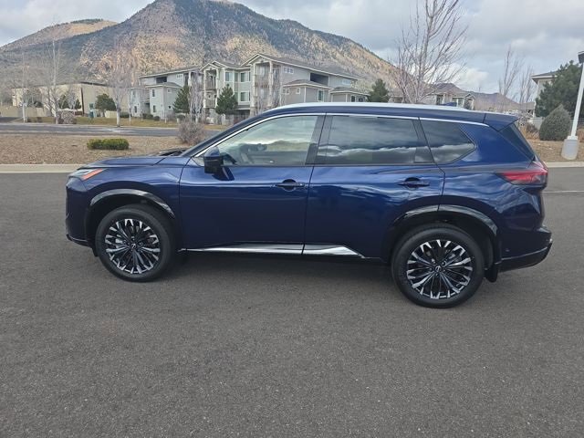 Used 2025 Nissan Rogue Platinum w/ Tech Package image 6