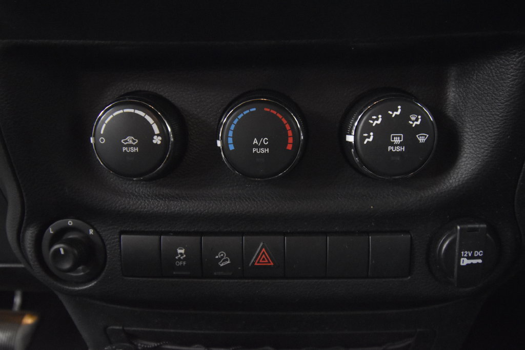 Used 2018 Jeep Wrangler Unlimited Sport AWD/4WD image 27