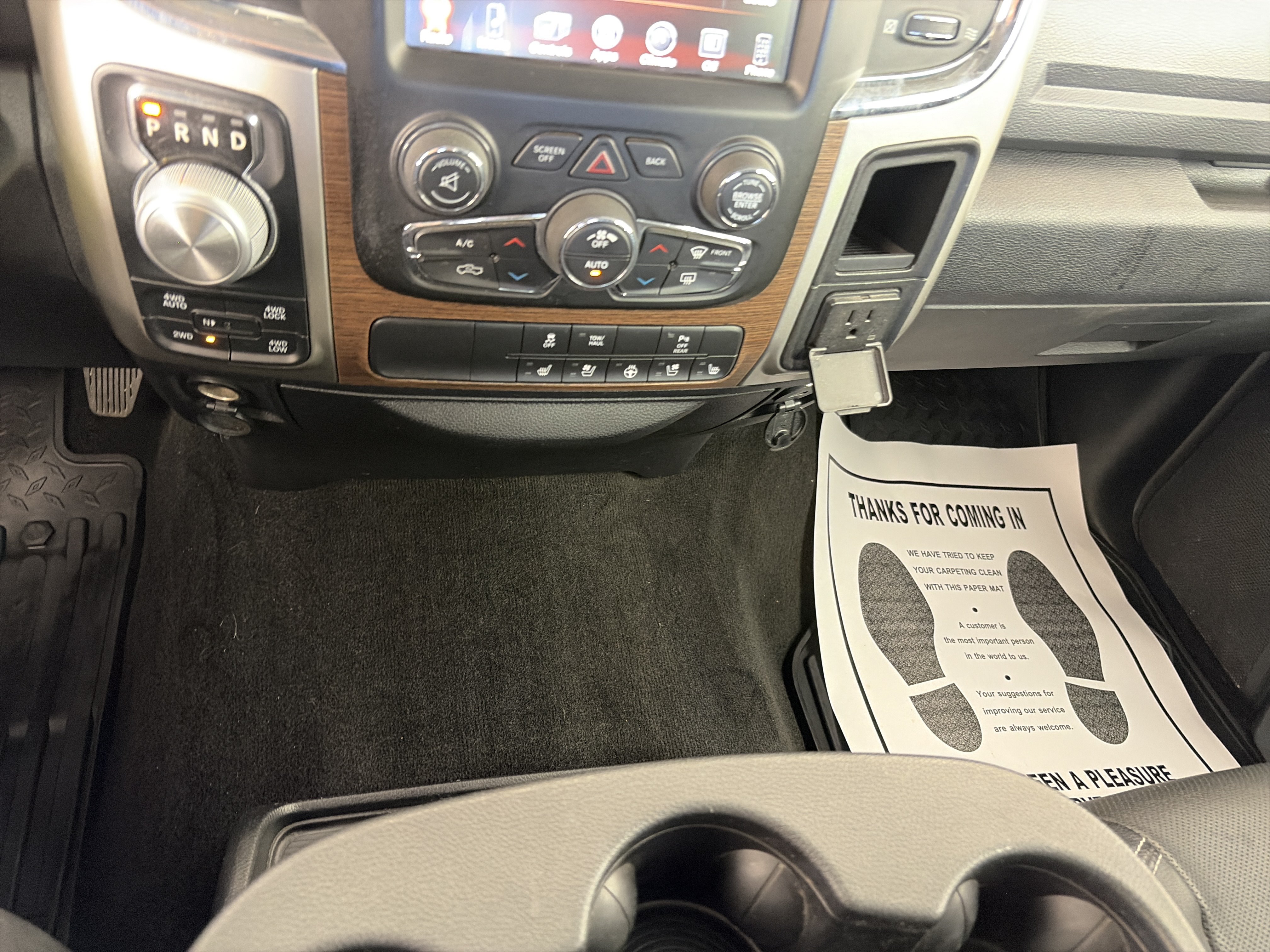 Used 2017 RAM 1500 Laramie AWD/4WD image 33