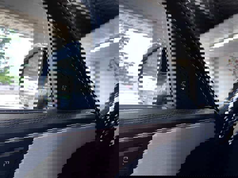 Used 2014 Audi S8 image 32