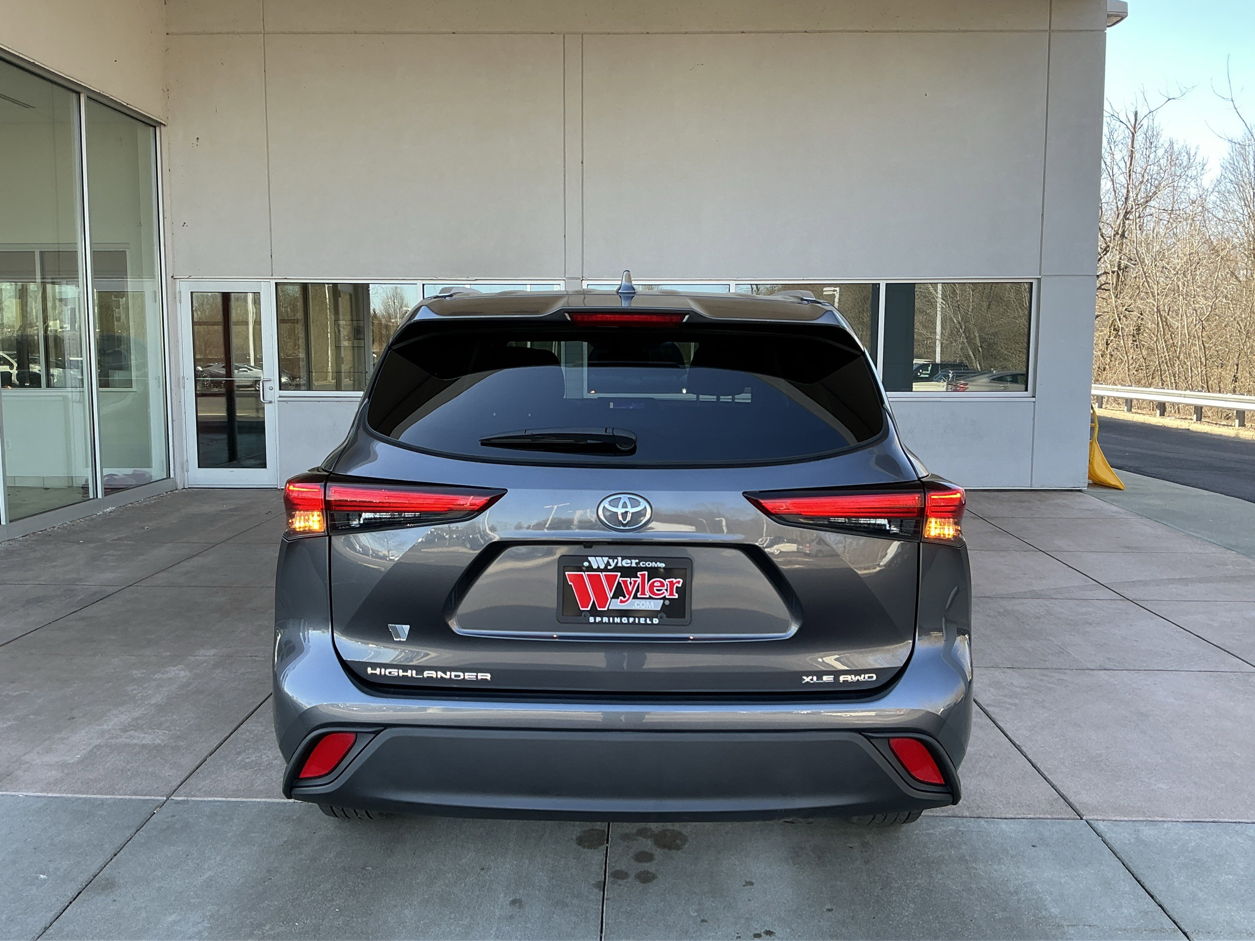 Used 2023 Toyota Highlander XLE image 21