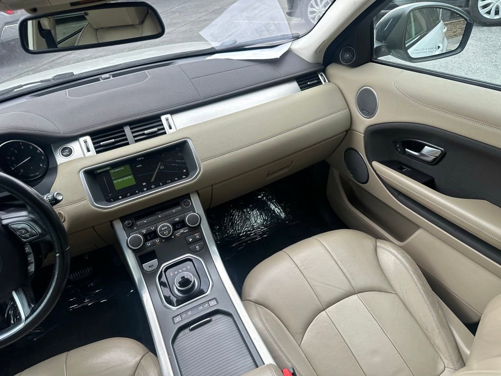 Used 2017 Land Rover Range Rover Evoque SE AWD/4WD image 26
