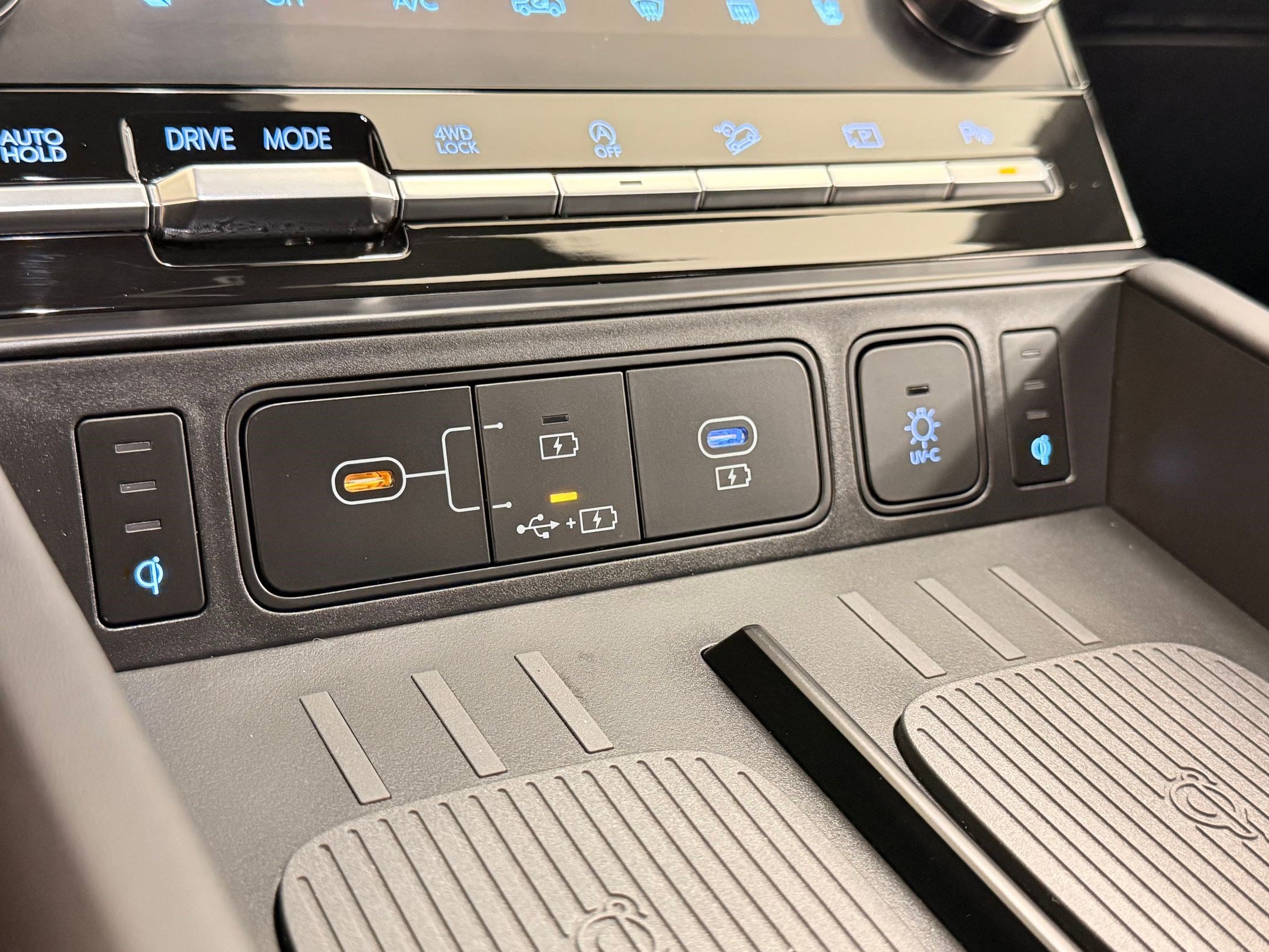 Used 2024 Hyundai Santa Fe Calligraphy image 30