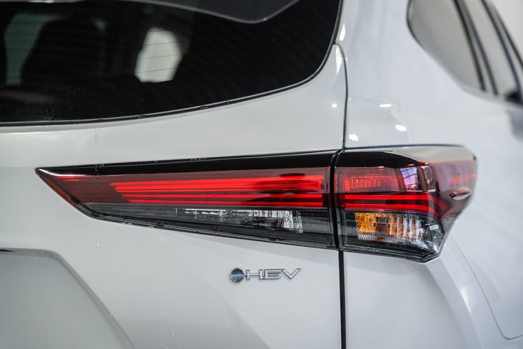 New 2026 Toyota Highlander Platinum image 6