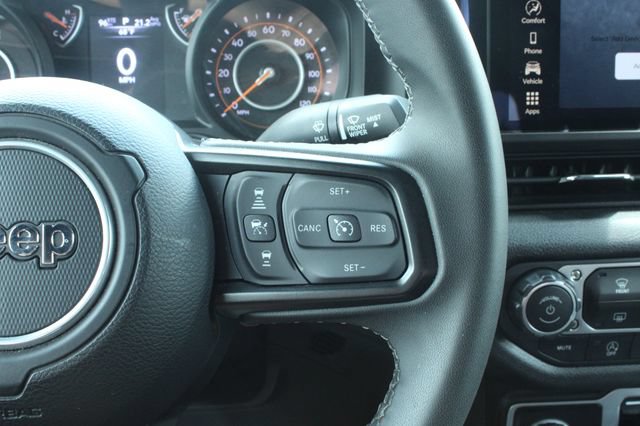 Used 2025 Jeep Wrangler Sport AWD/4WD image 22