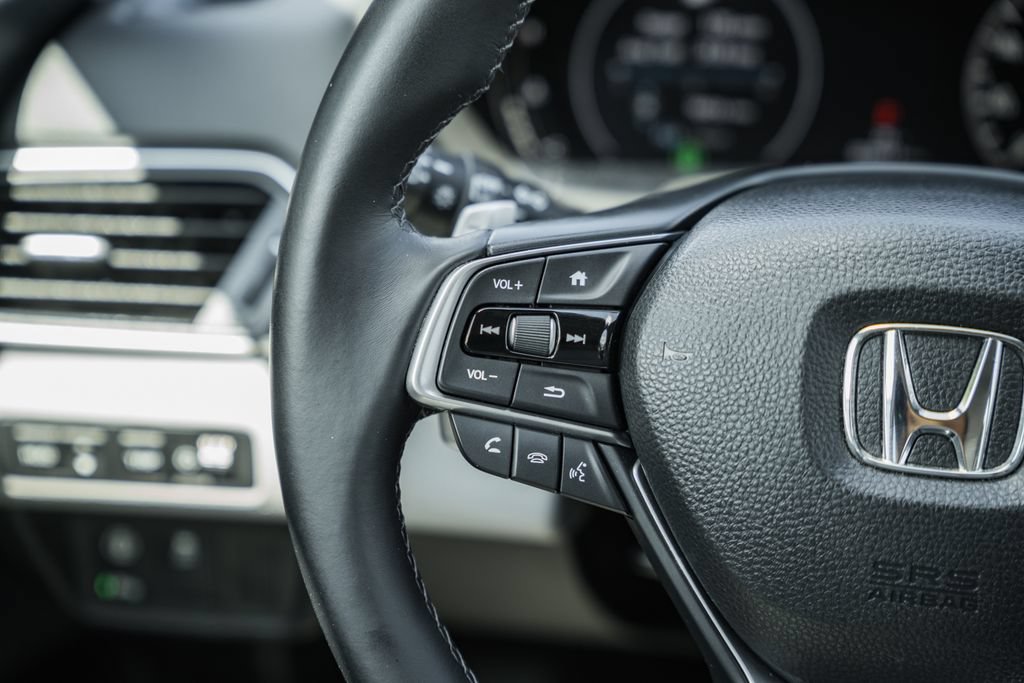 Used 2018 Honda Accord Touring image 30