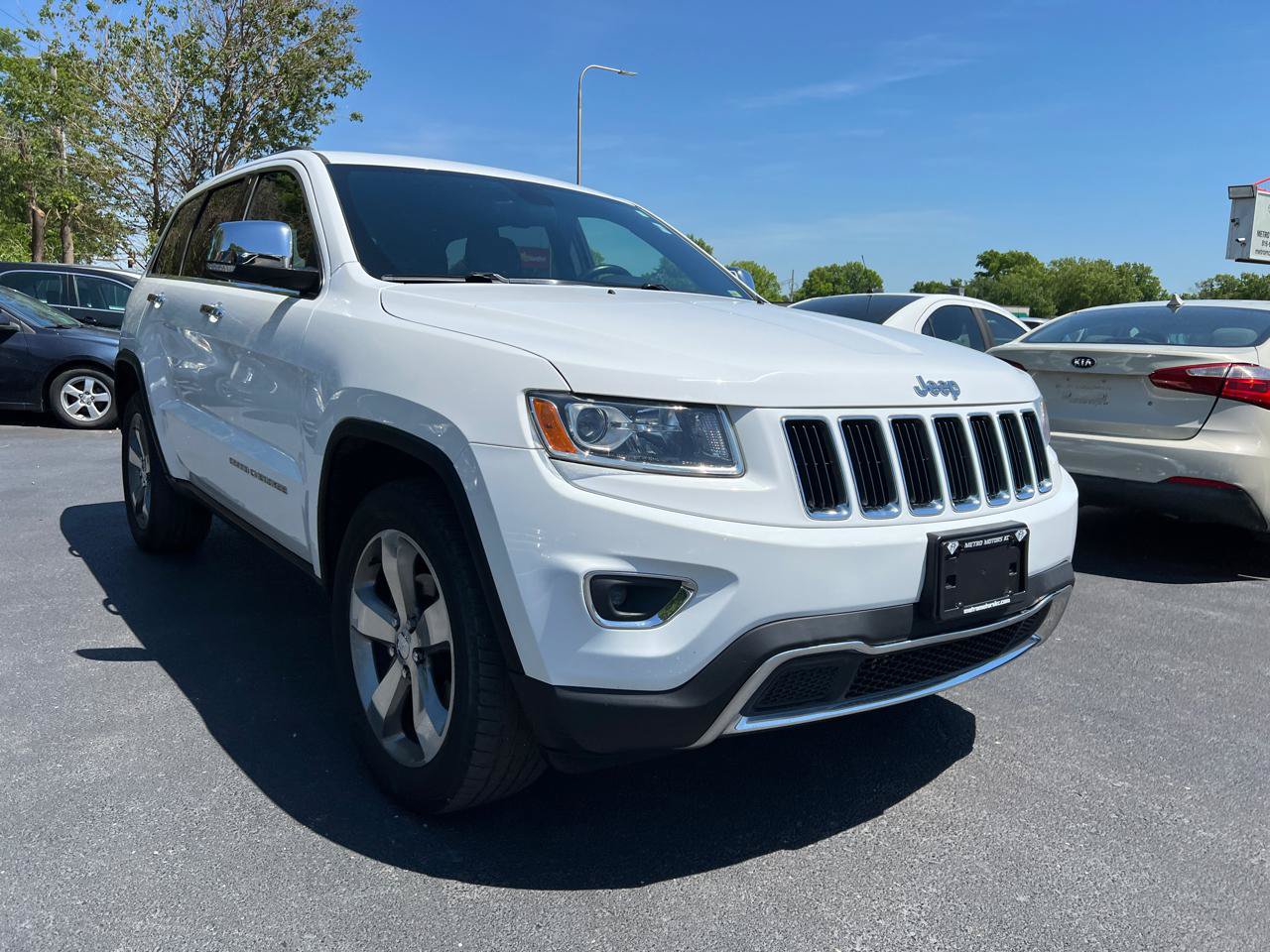 Used 2015 Jeep Grand Cherokee Limited AWD/4WD image 8