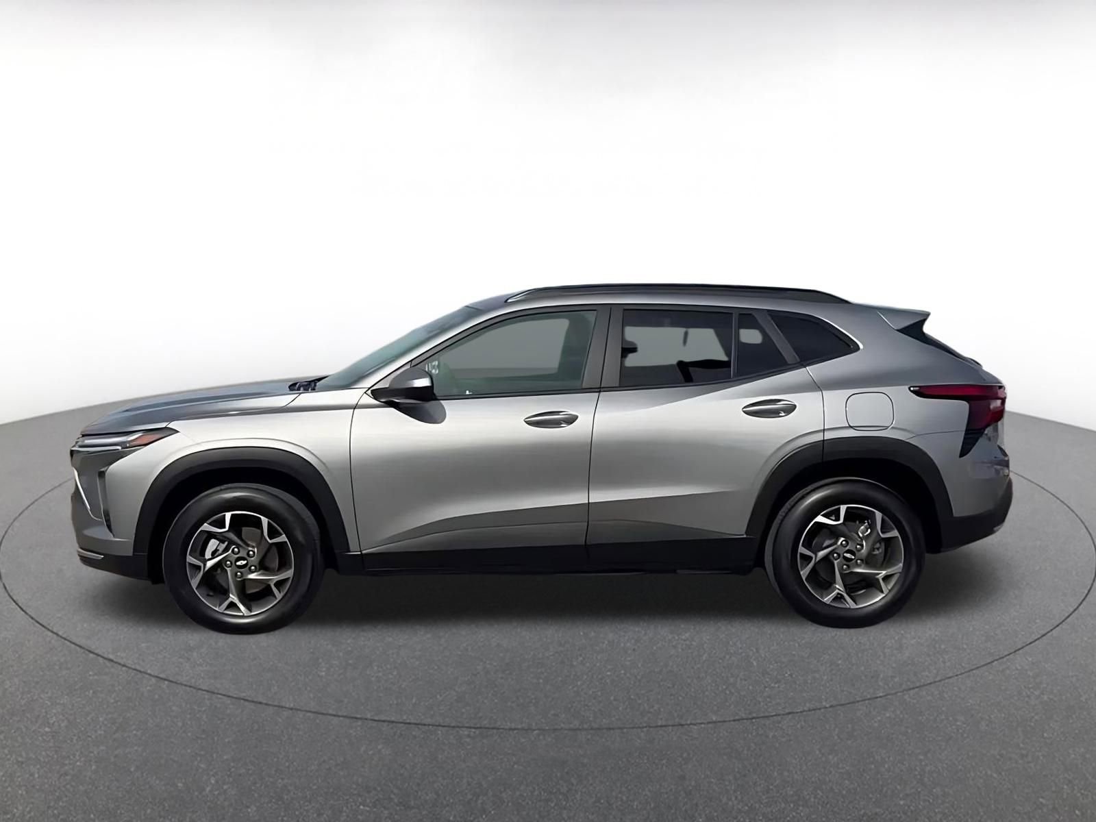 Used 2025 Chevrolet Trax LT image 9