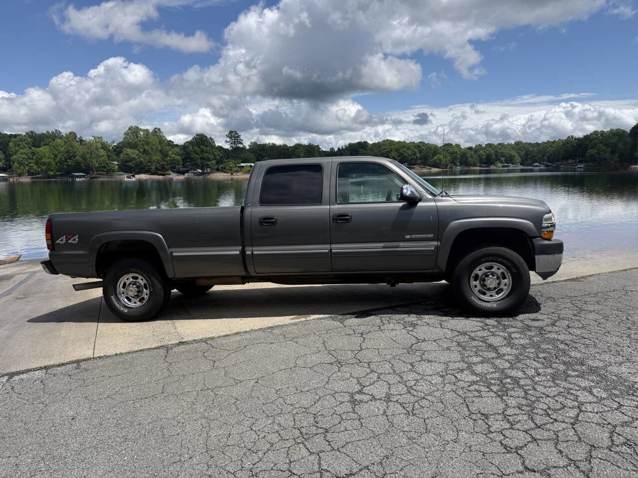 Used 2001 Chevrolet Silverado 2500 LS w/ Off-Road Skid Plate Pkg AWD/4WD image 3
