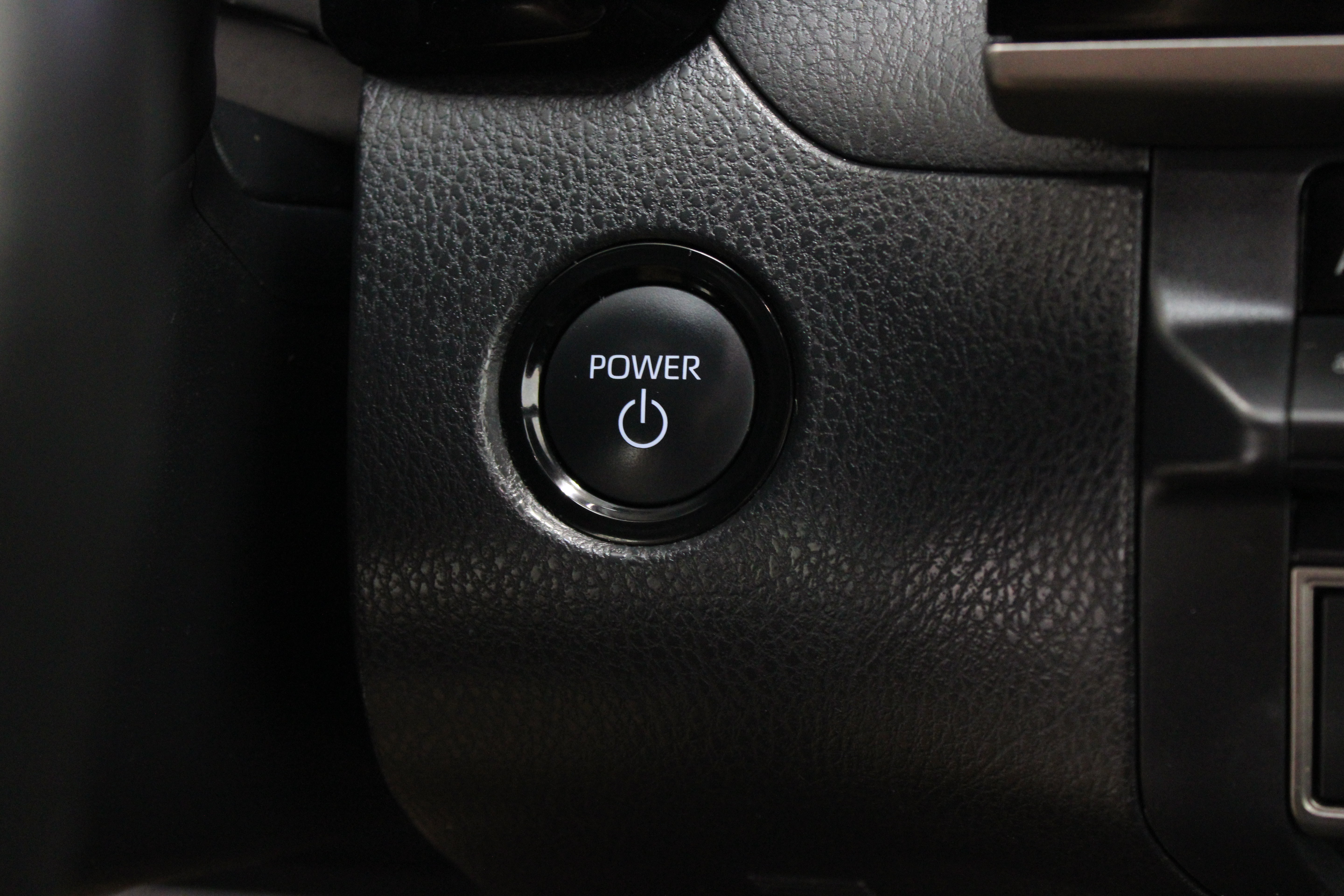 Used 2025 Toyota Camry SE FWD image 18