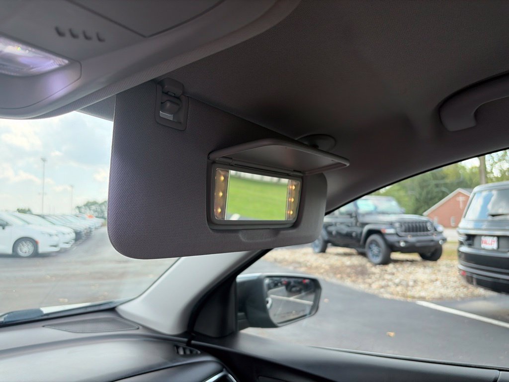 Used 2020 Chevrolet Equinox LT FWD image 27